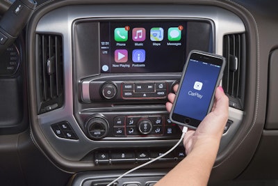 2016-GMC-Sierra-CarPlay-001