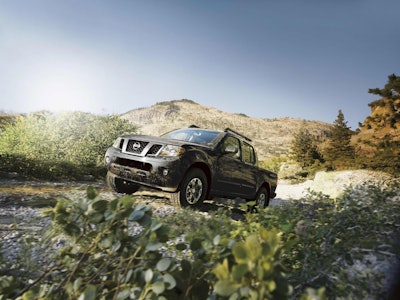 2016_nissan_frontier_07