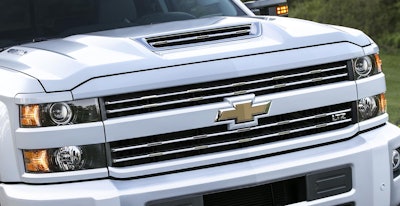 2017-Chevrolet-Silverado-2500HD-004