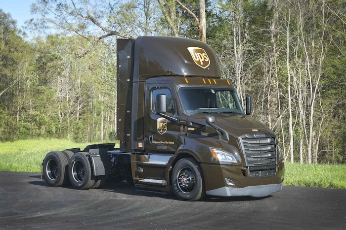 Freightliner debuts new CNG trucks at 2018 ACT Expo | Hard Working Trucks