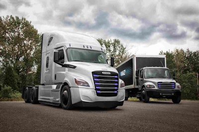 New electric trucks Freightliner eCascadia and Feightliner eM2