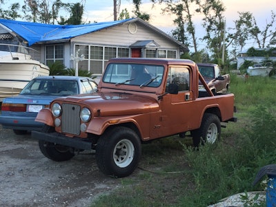 Jeep CJ-8 Scrambler