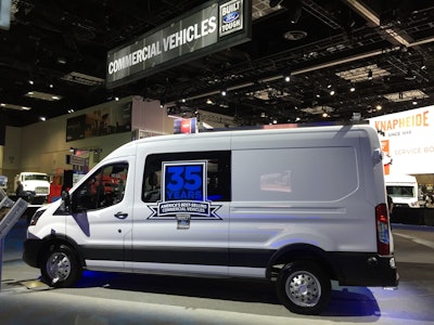 Ford-Transit-2020-Work-truck-show